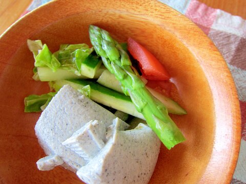 胡麻豆腐とアスパラサラダ